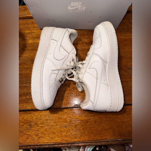 Nike Air Force 1 Low LE 7Y - Picture 3 of 8